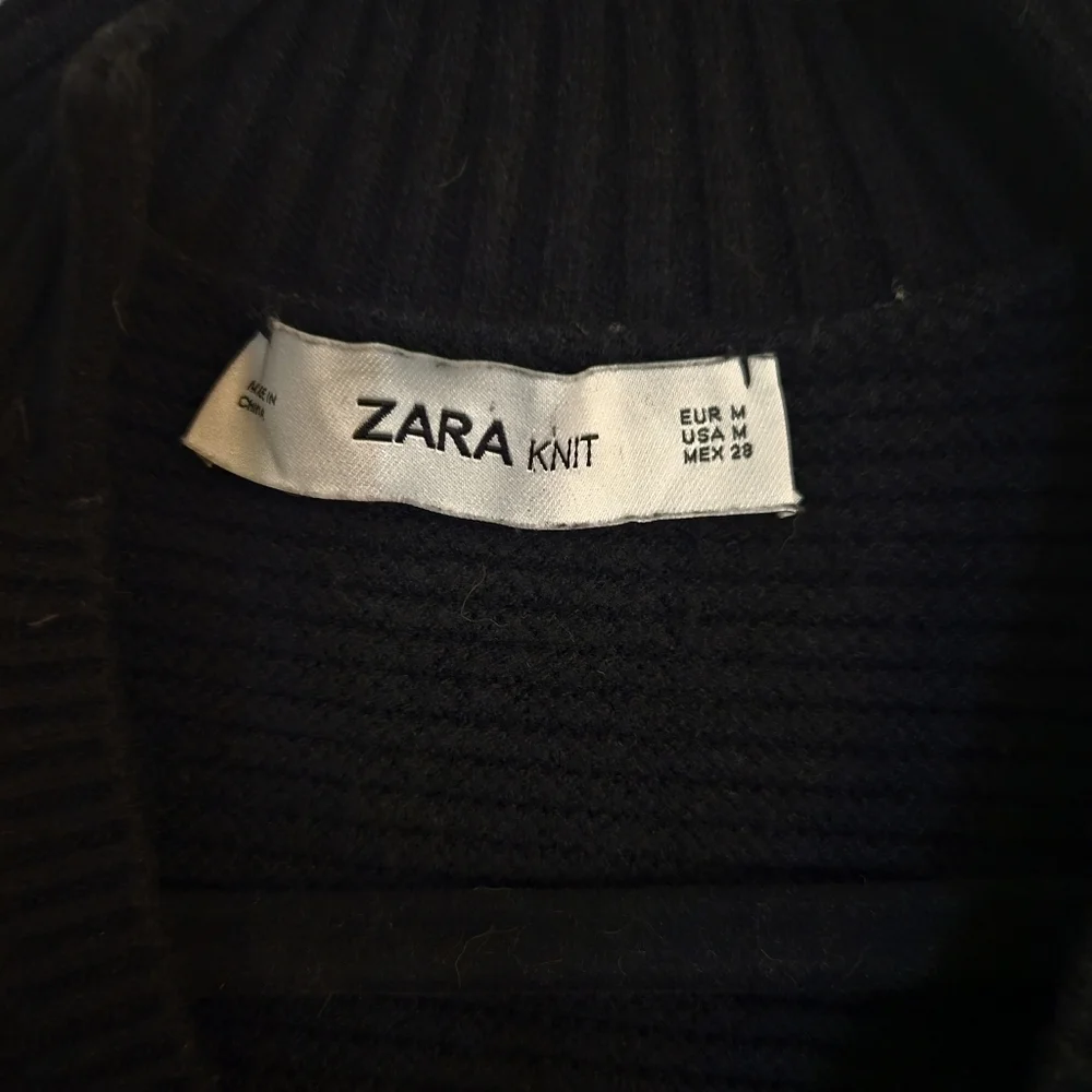 Zara Womens Black Knit Long Sleeve V-neck Ribbed Oversized Sweater size Medium - Picture 4 of 7